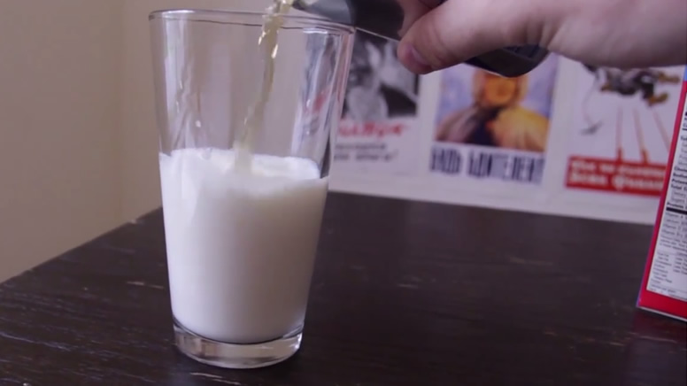 What Happens When You Mix Milk And Red Bull Will Blow Your Mind Gidly